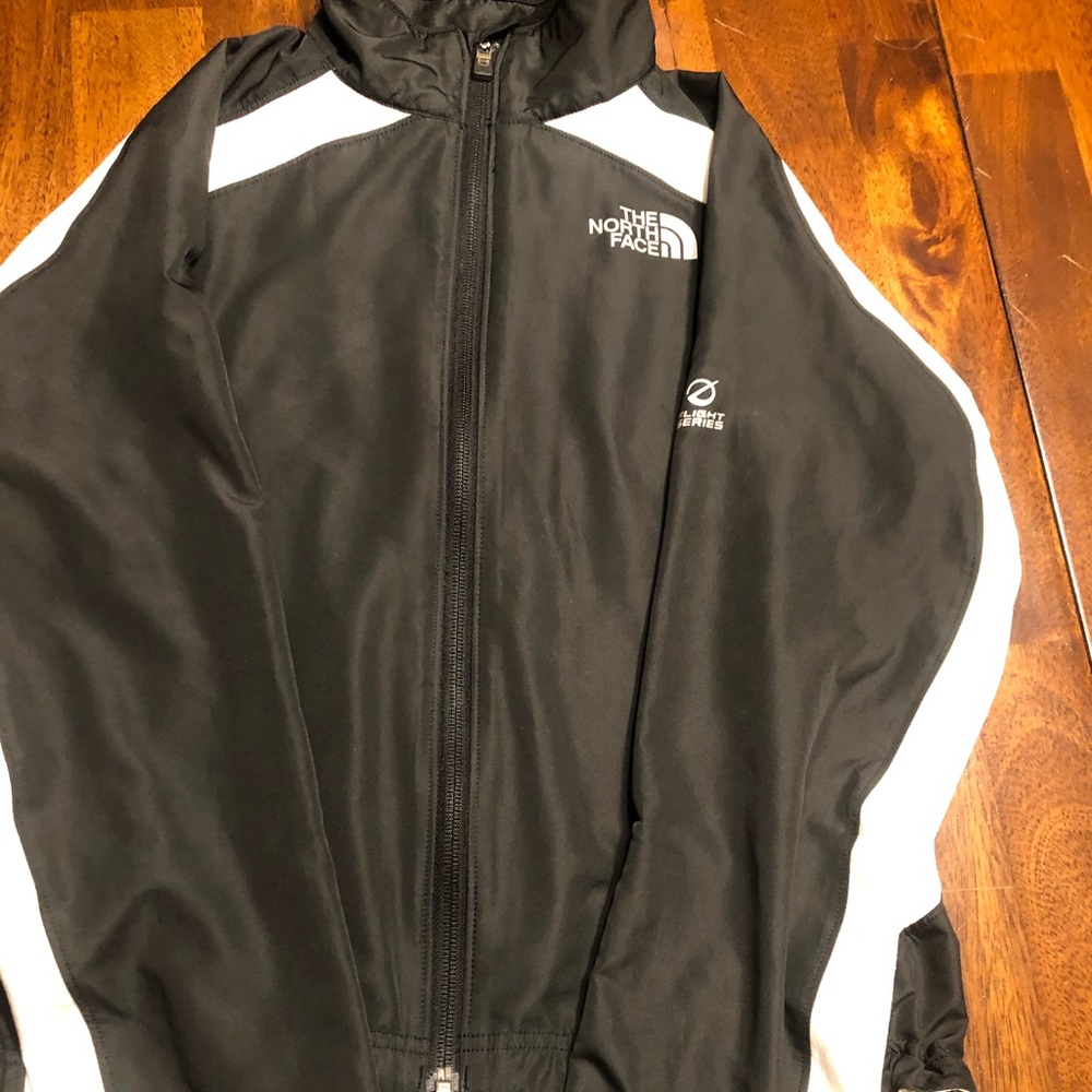 North Face Flight Series women’s wind breaker